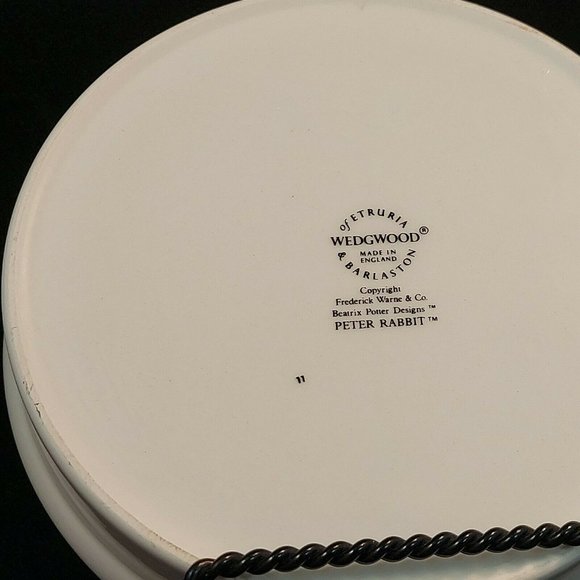 VINTAGE Wedgwood PETER RABBIT Beatrix Potter Baby Child Porridge Cereal Bowl - Picture 4 of 6